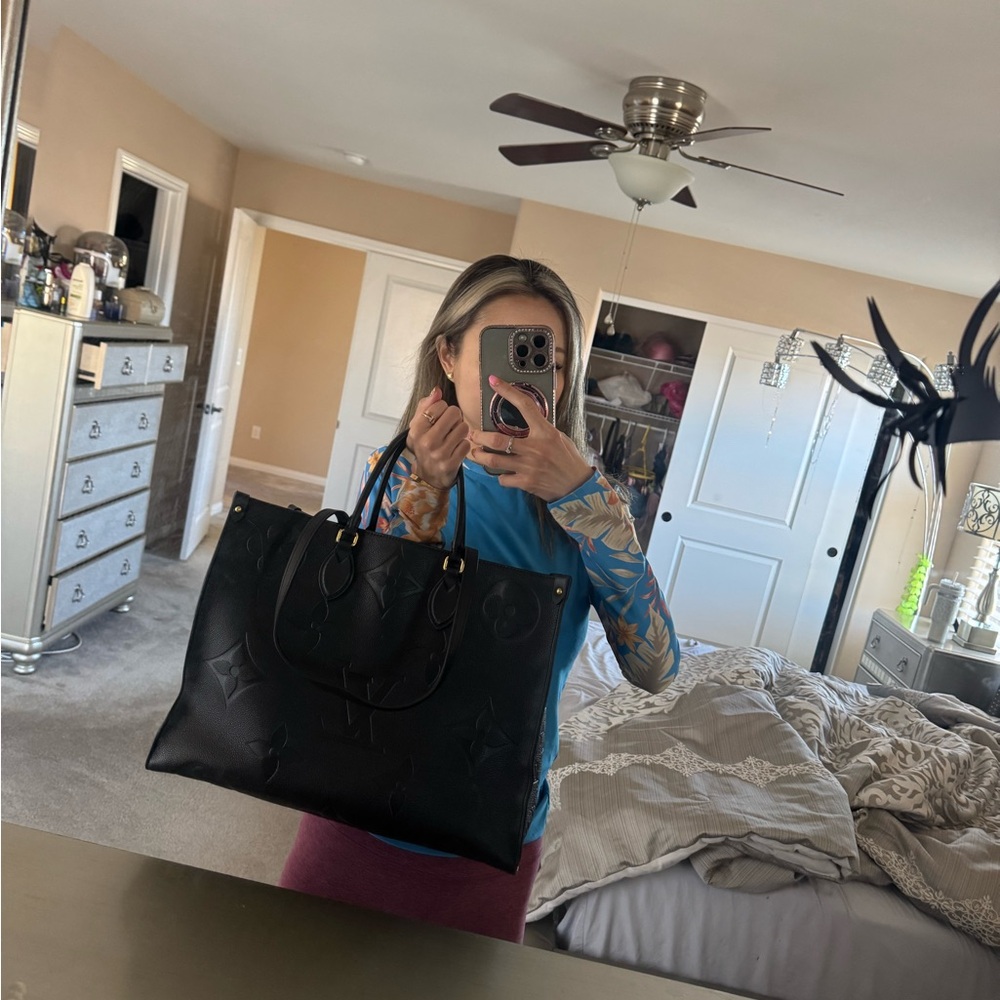Louis Vuitton on the go tote black GM - Picture 9 of 11